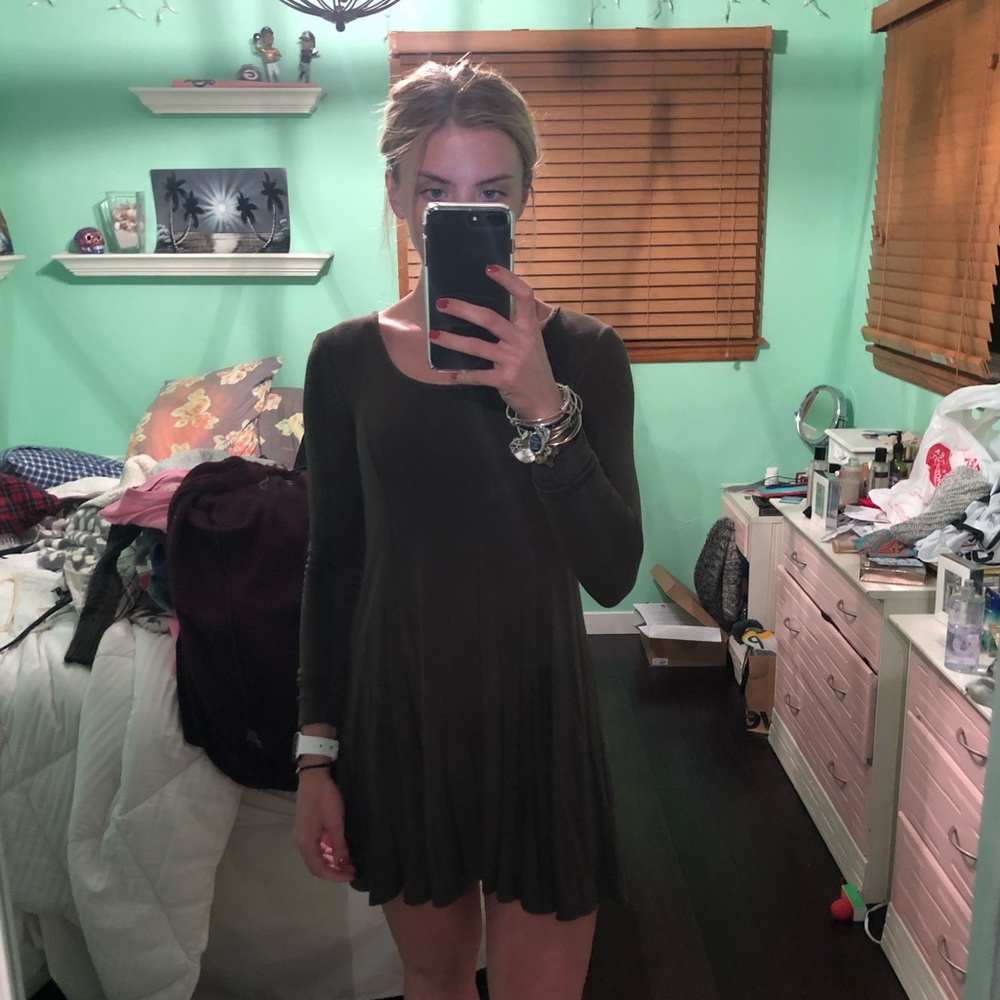 Army green long sleeve dress